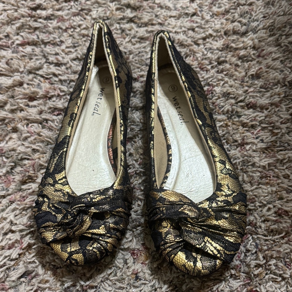 Women's Black and Gold Flats